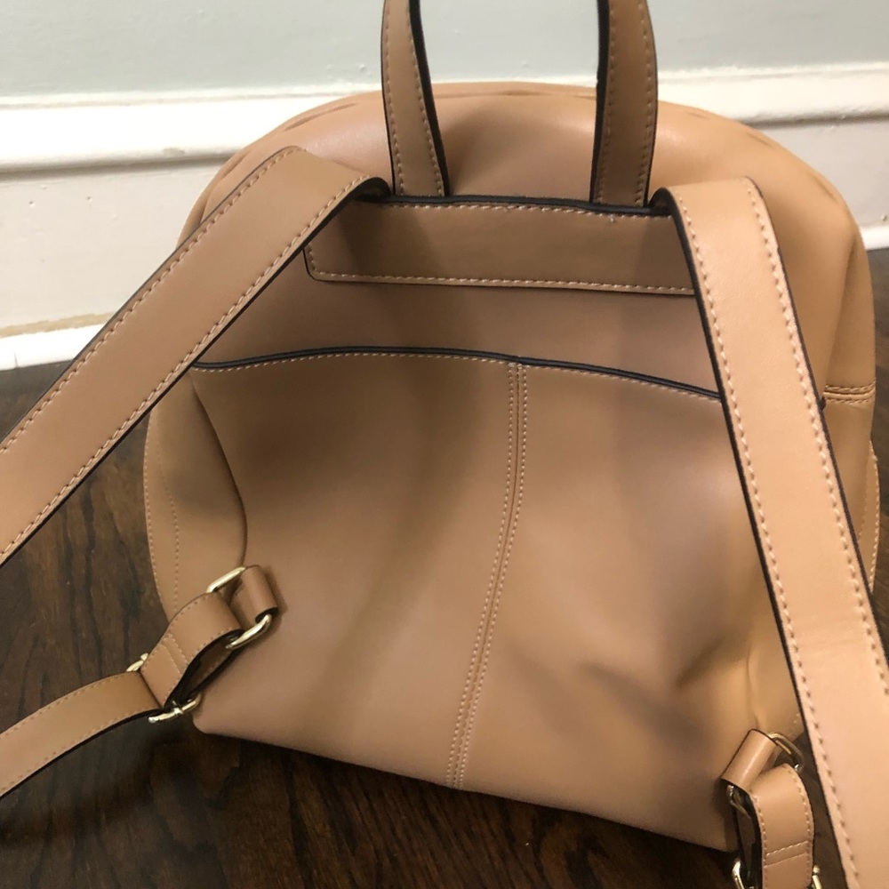 Leather backpack - Picture 2 of 8